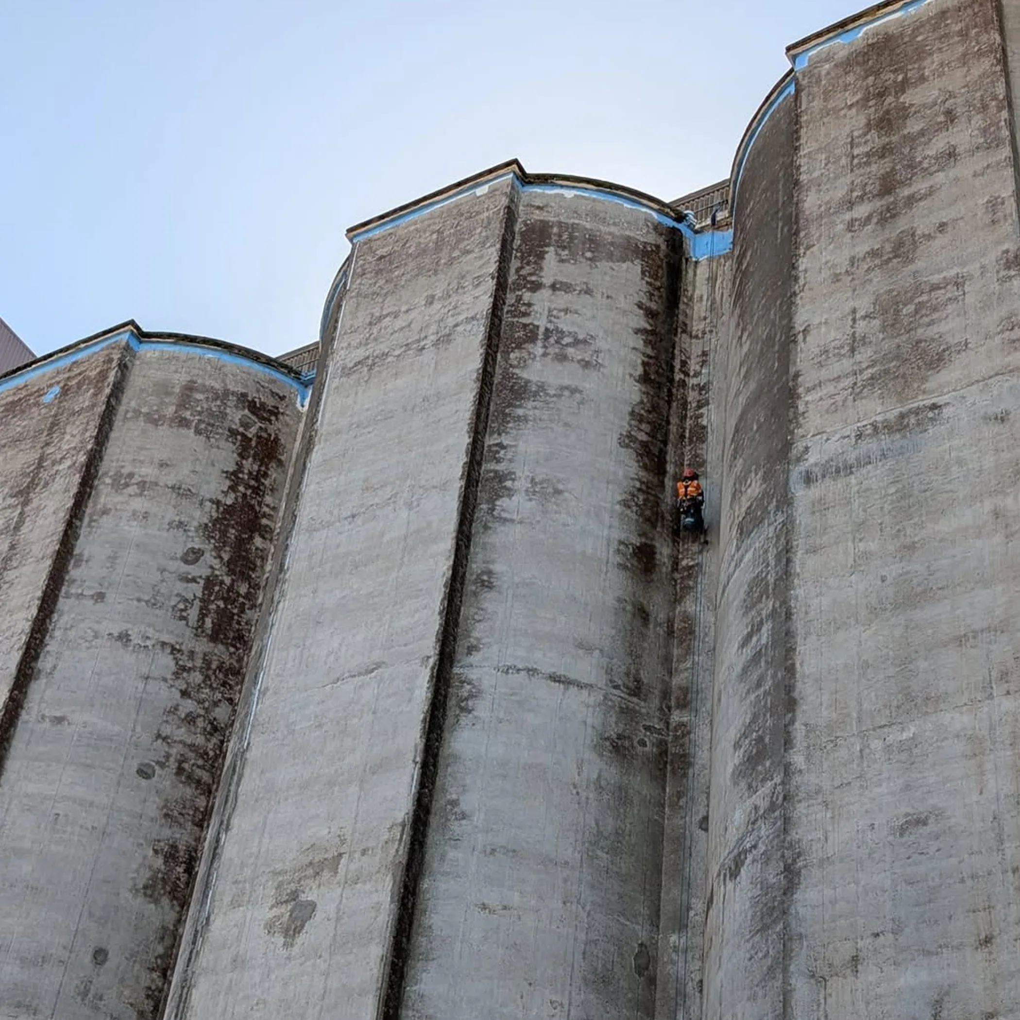 rope access on tall concrete structure